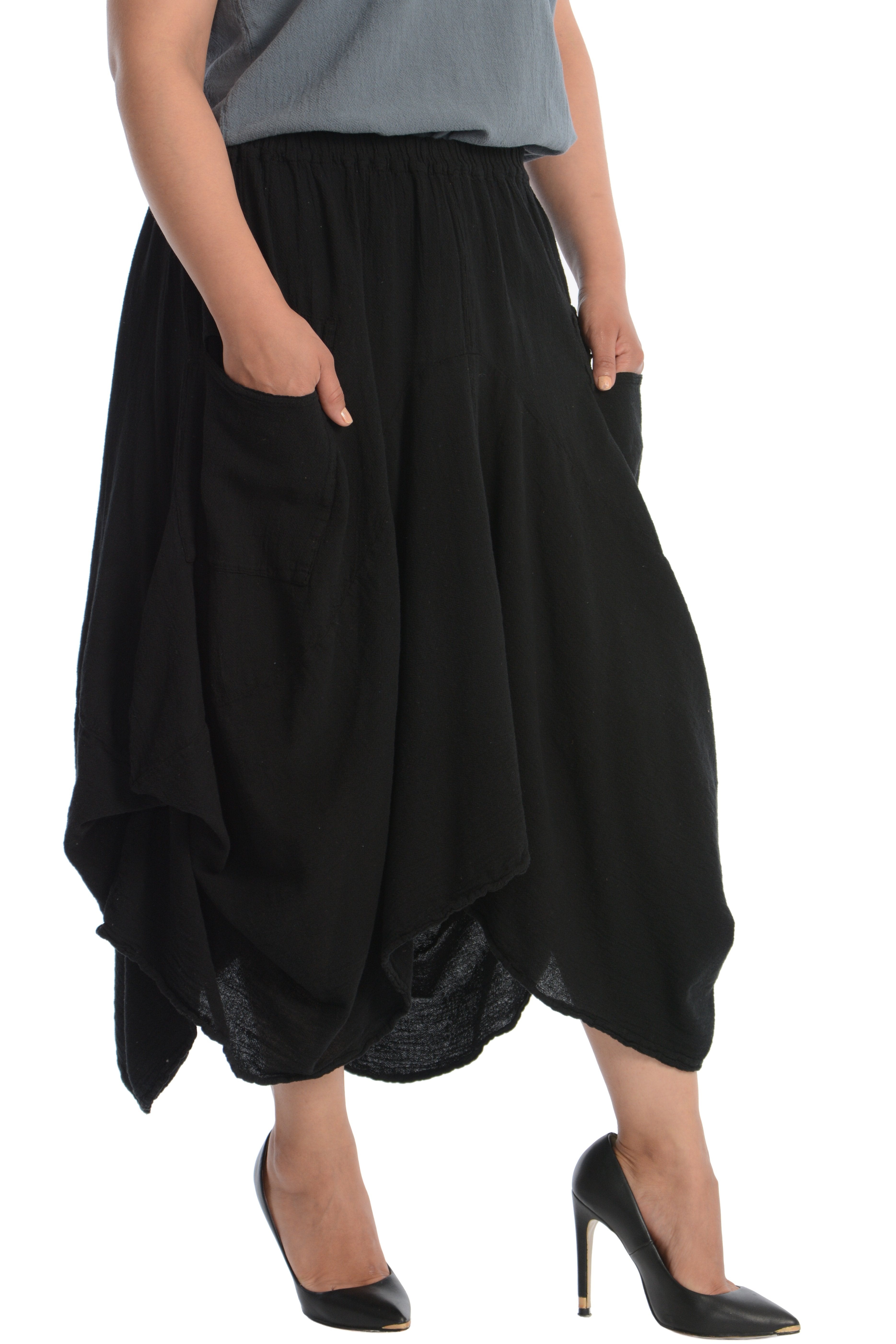 Maria de Guadalajara: Aliso Skirt in Black | KAQE