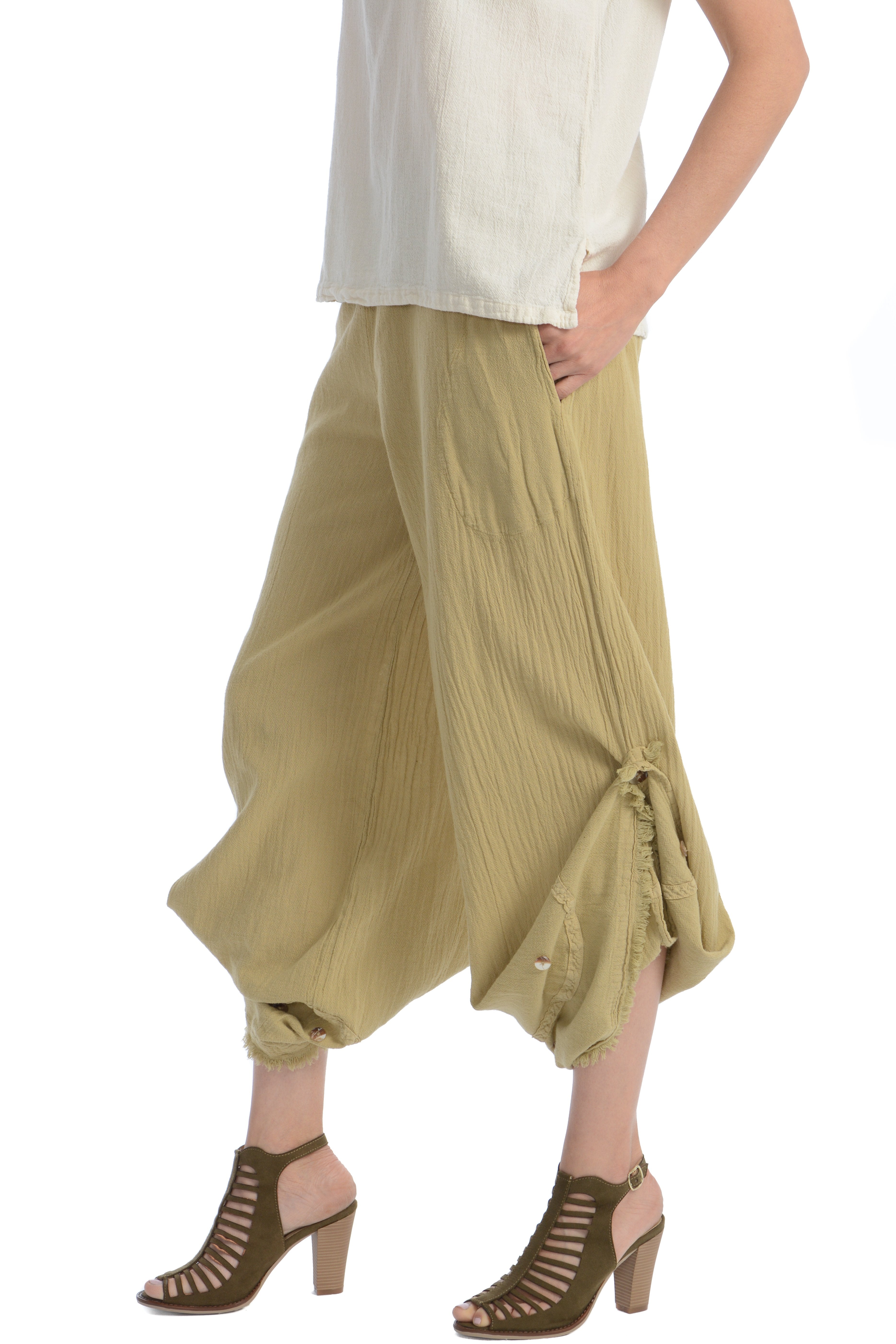 Maria de Guadalajara: Aloe Pants in Light Olive | KAQE