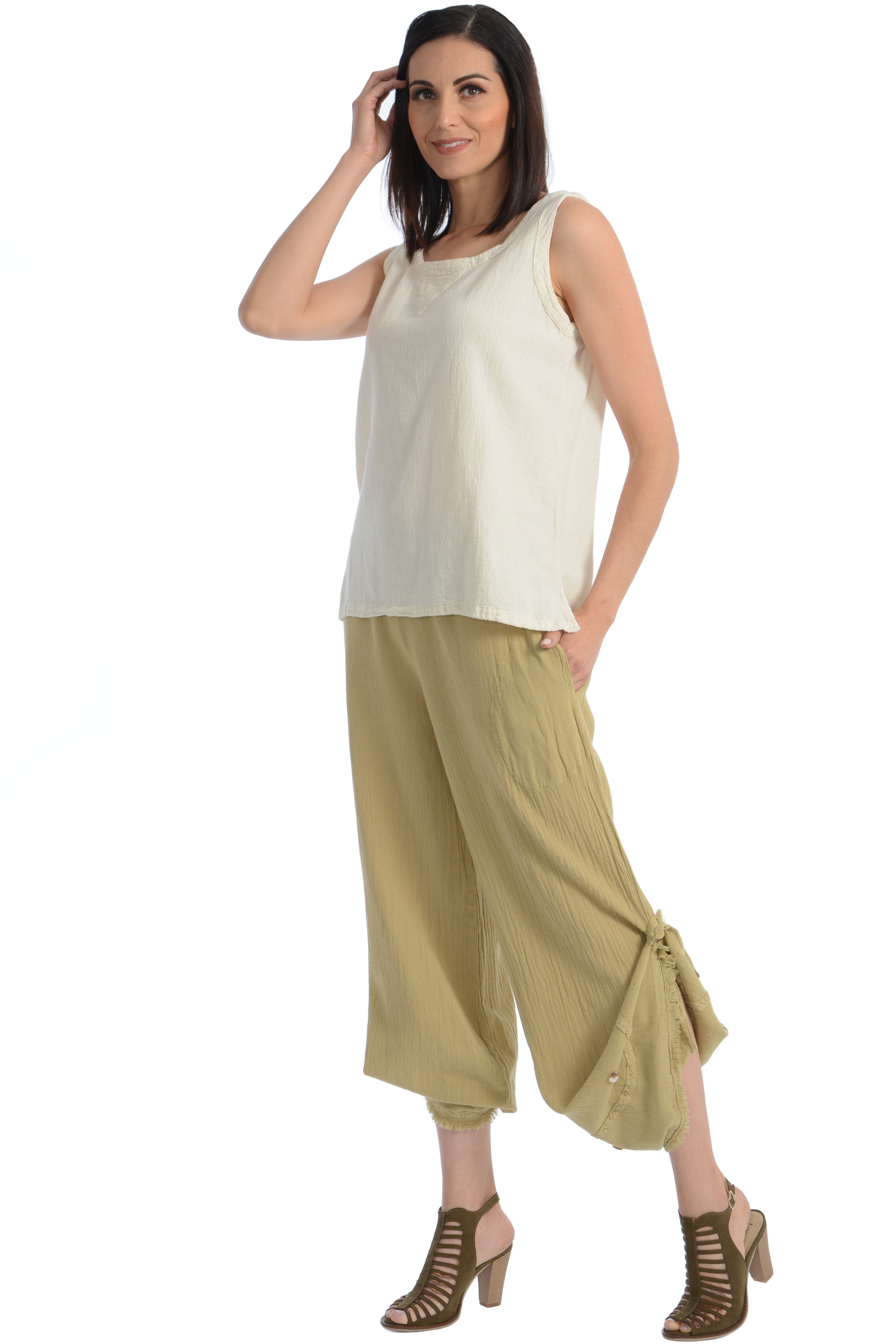 Maria de Guadalajara: Aloe Pants in Light Olive | KAQE