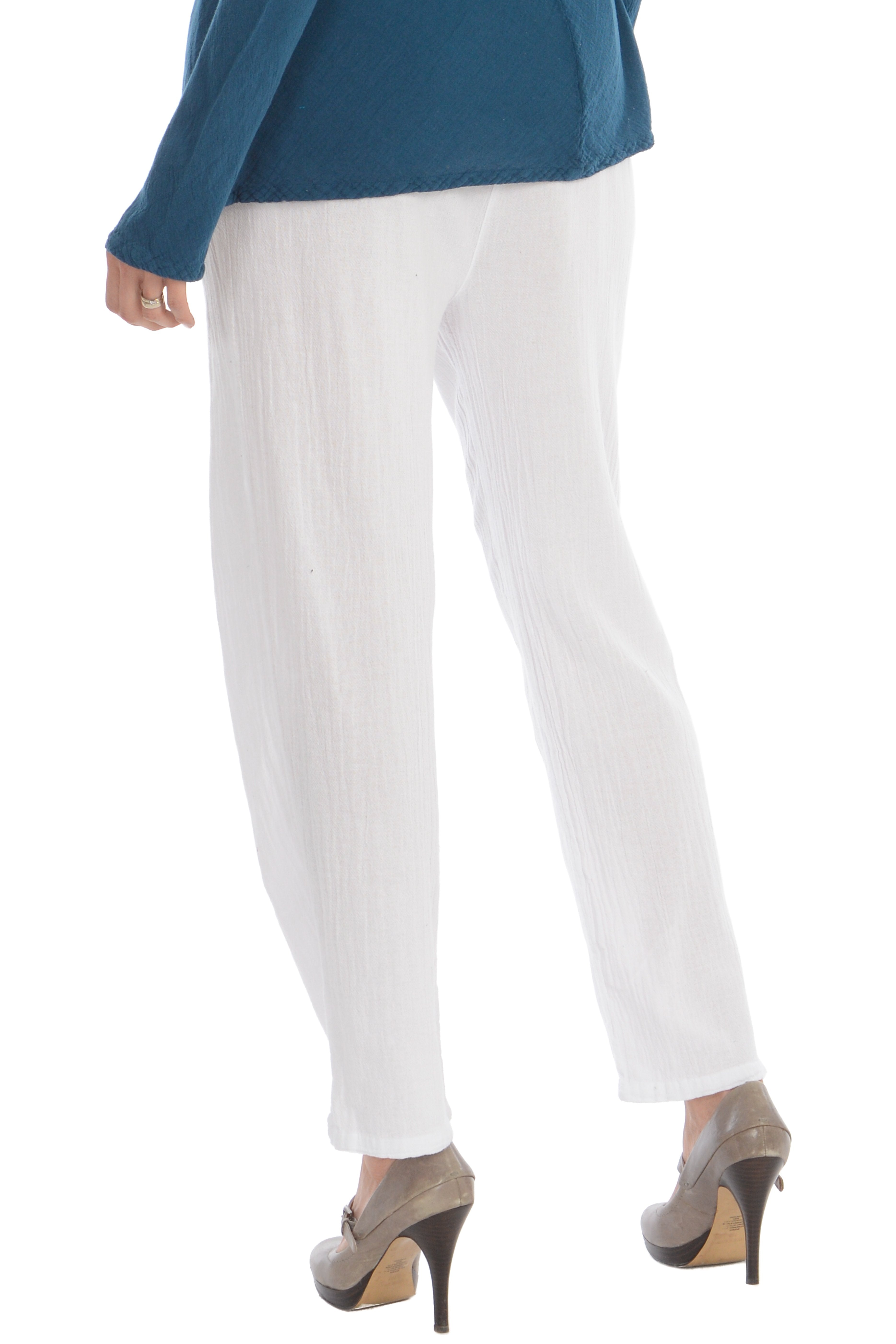 Maria de Guadalajara: Basic Pants in White | KAQE