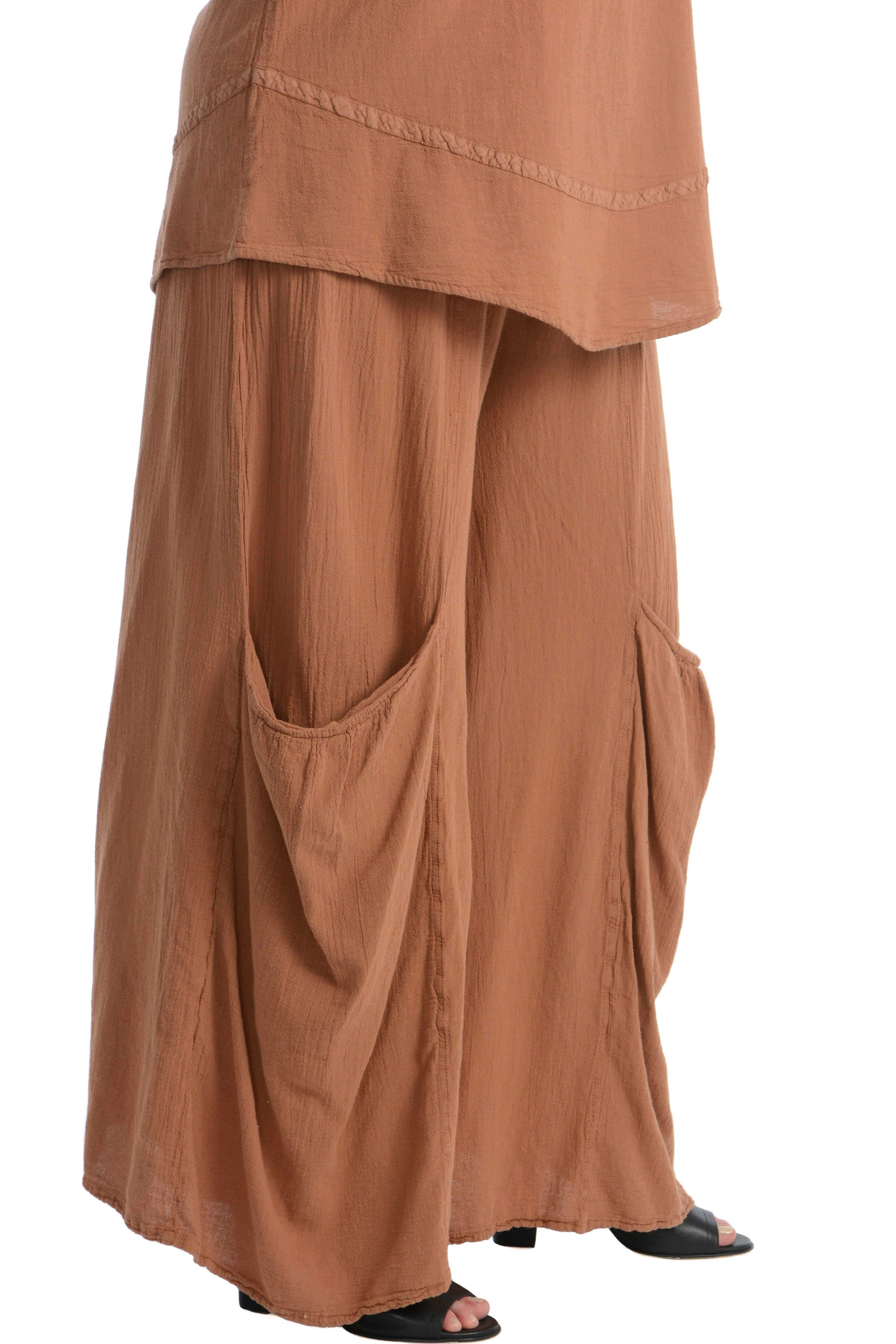 Maria de Guadalajara: Brizo Pants in Cinnamon | KAQE