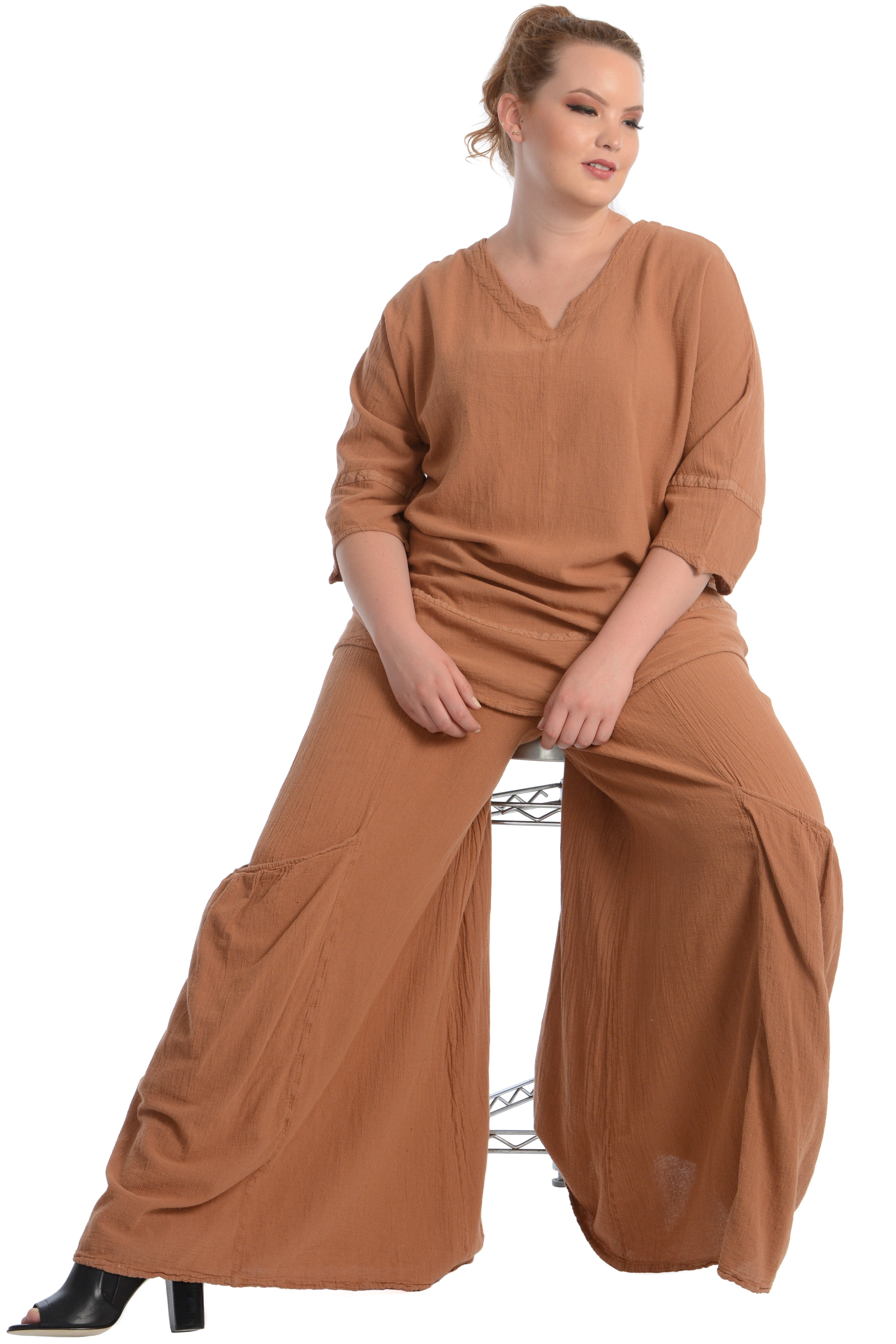 Maria de Guadalajara: Brizo Pants in Cinnamon | KAQE