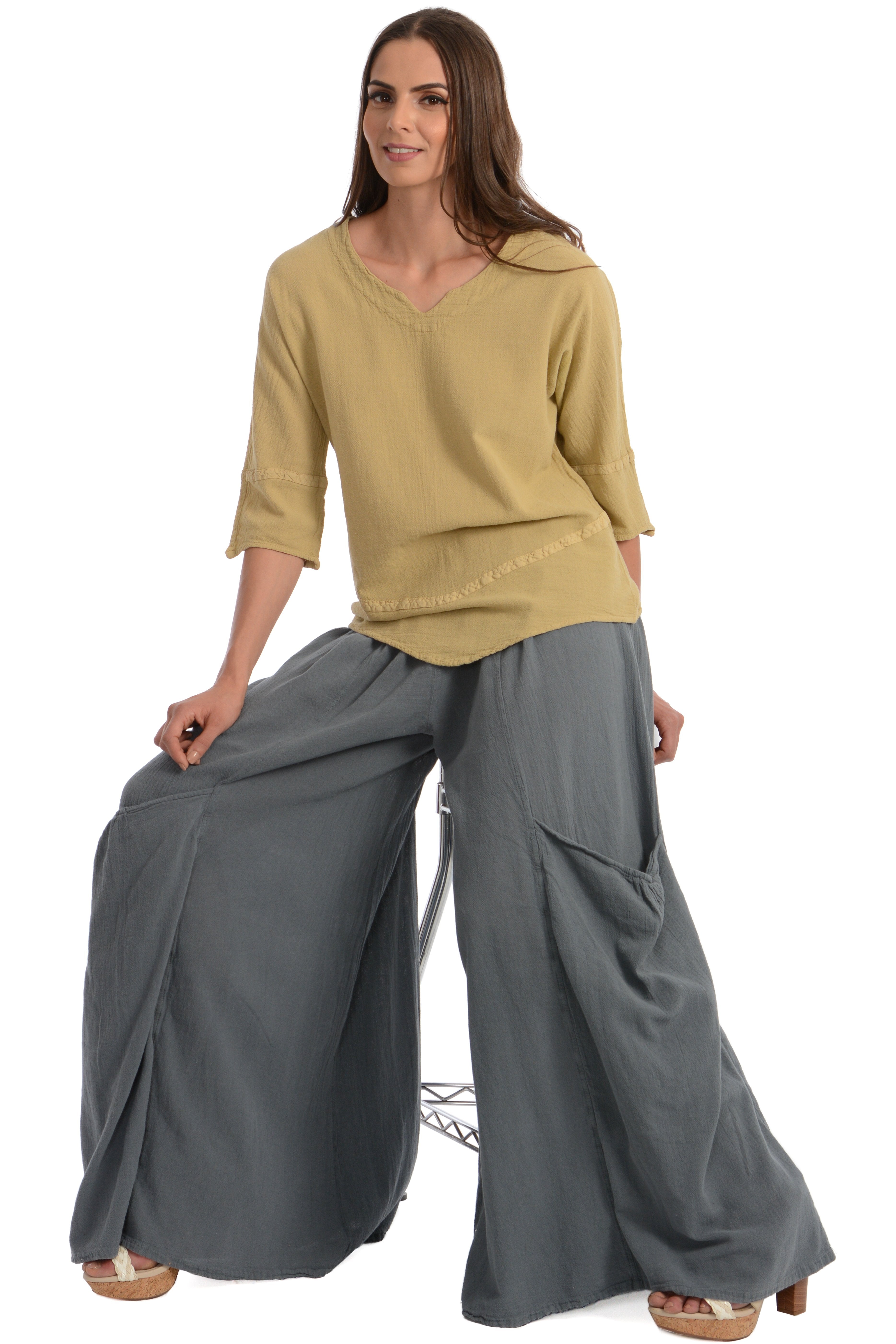 Maria de Guadalajara: Brizo Pants in Gray | KAQE