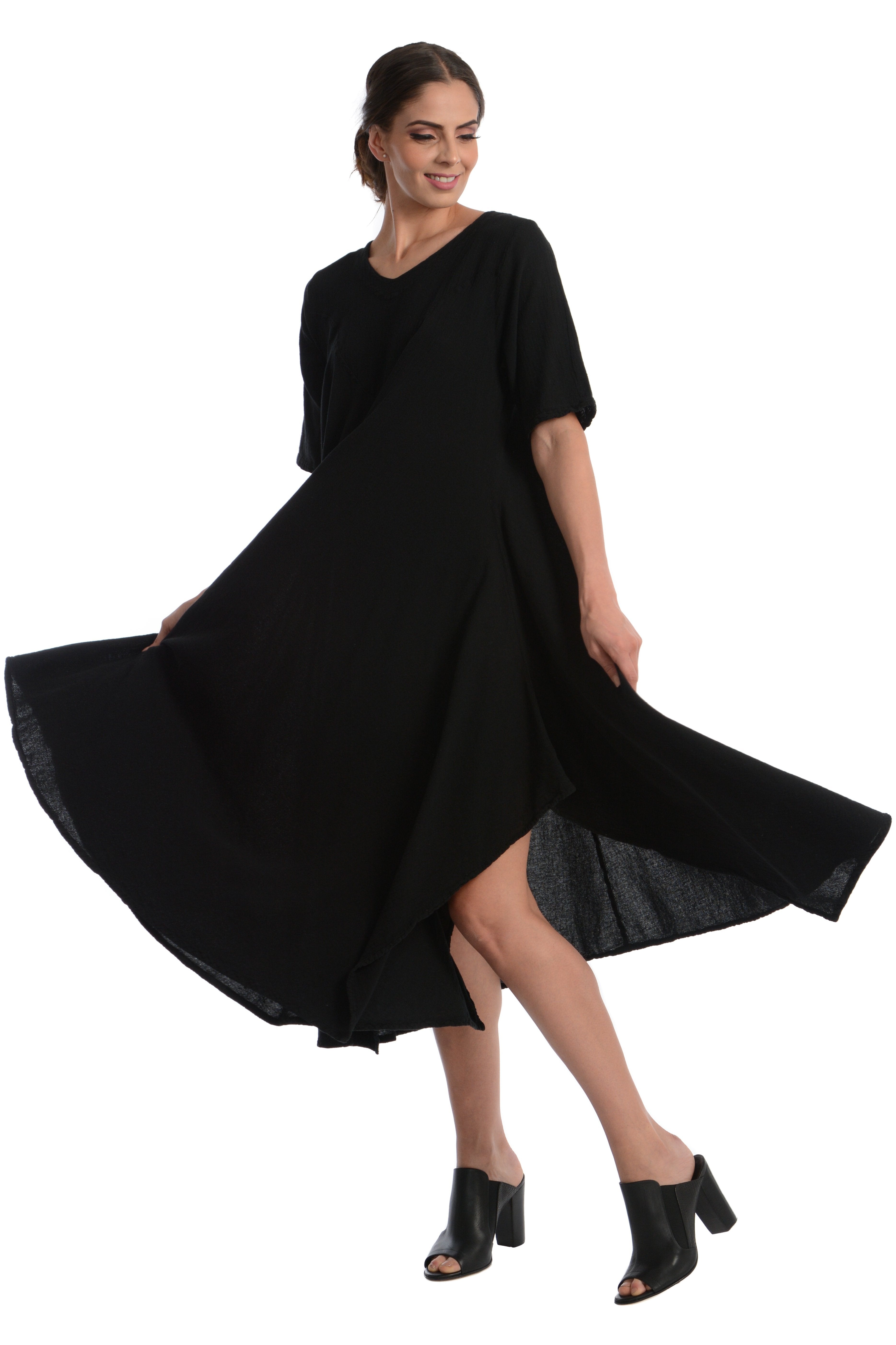 Maria de Guadalajara: Cardenal Dress in Black | KAQE