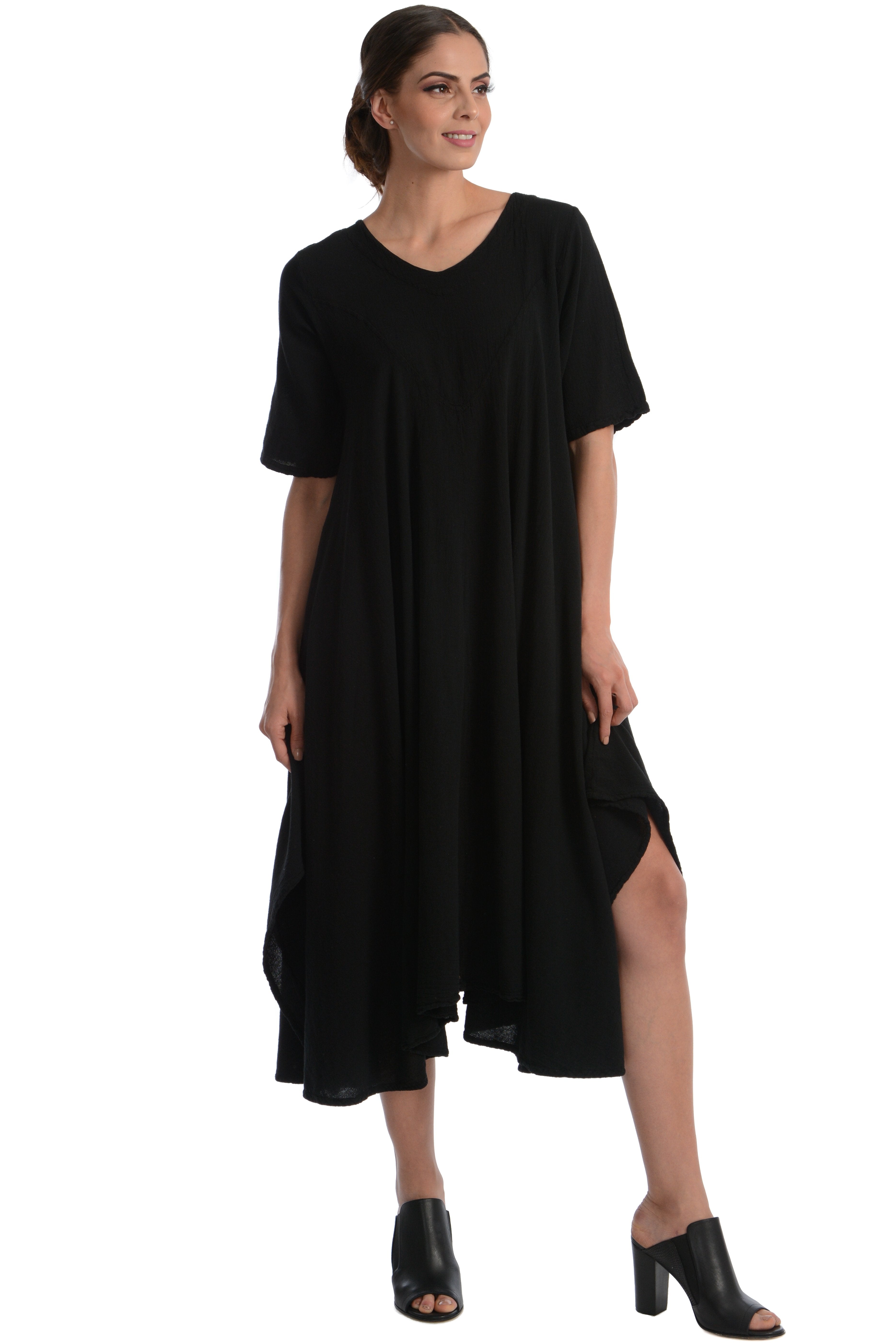 Maria de Guadalajara: Cardenal Dress in Black | KAQE