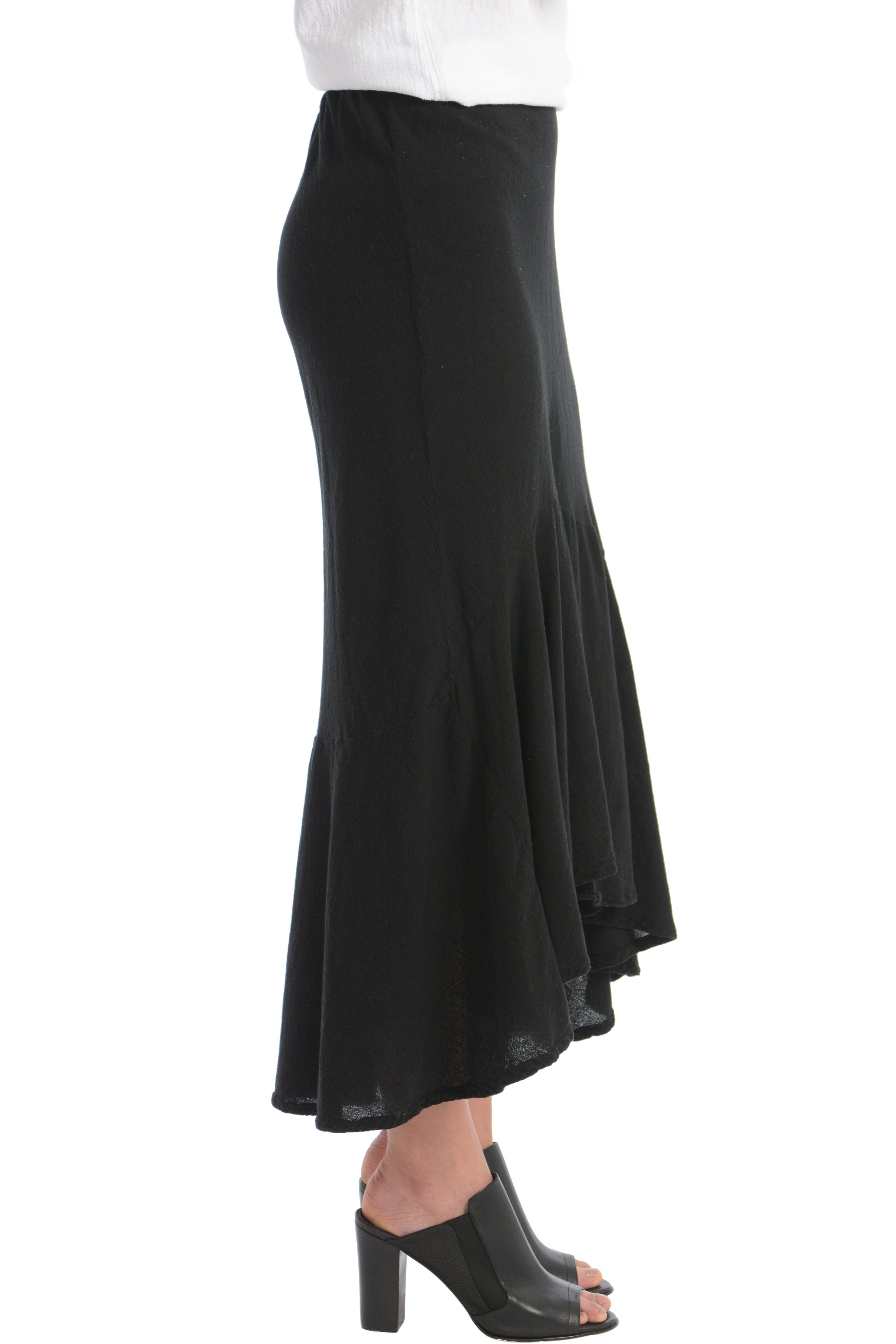 Maria de Guadalajara: Coralia Skirt in Black | KAQE