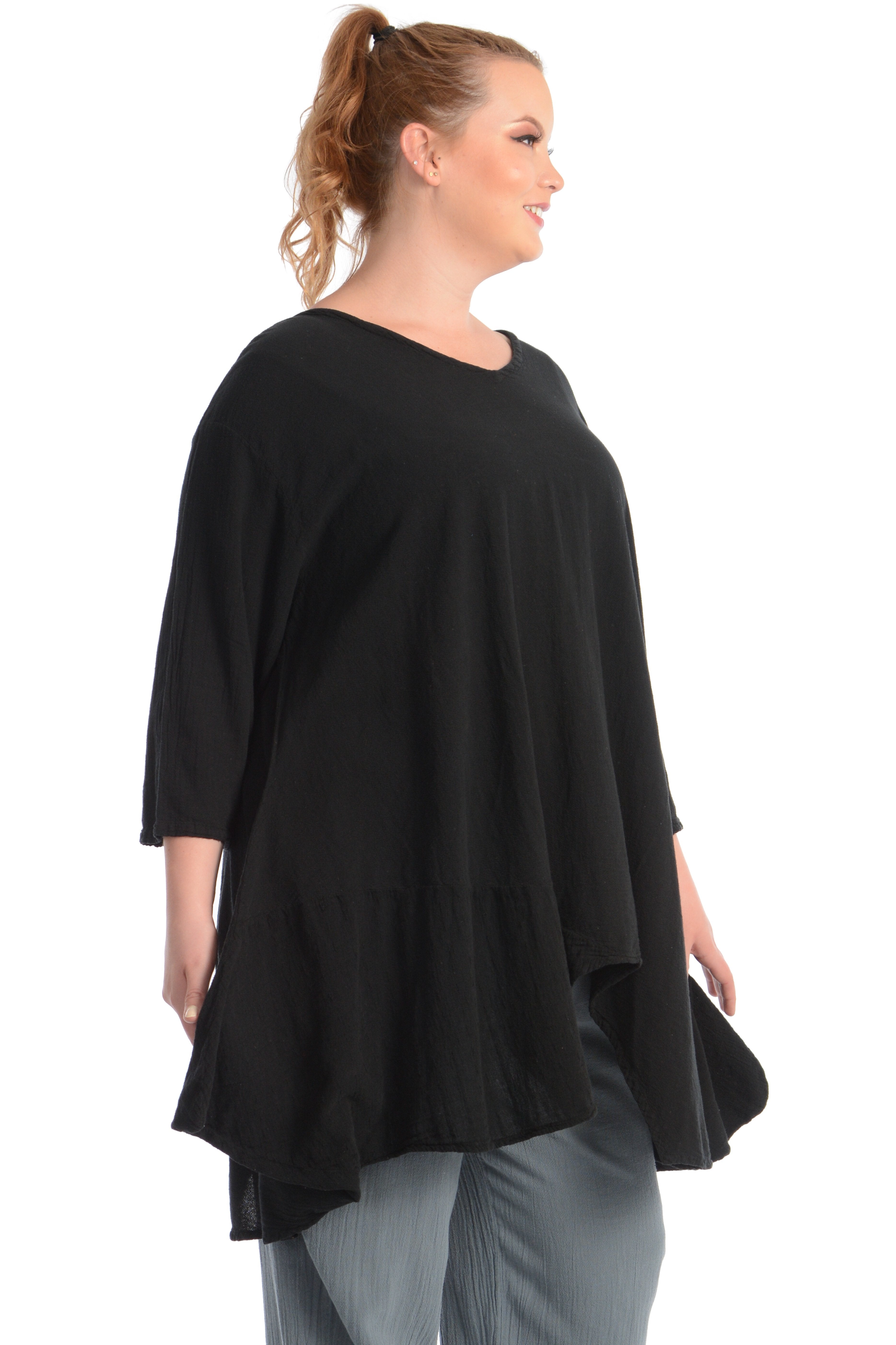 Maria de Guadalajara: Delta Blouse in Black | KAQE