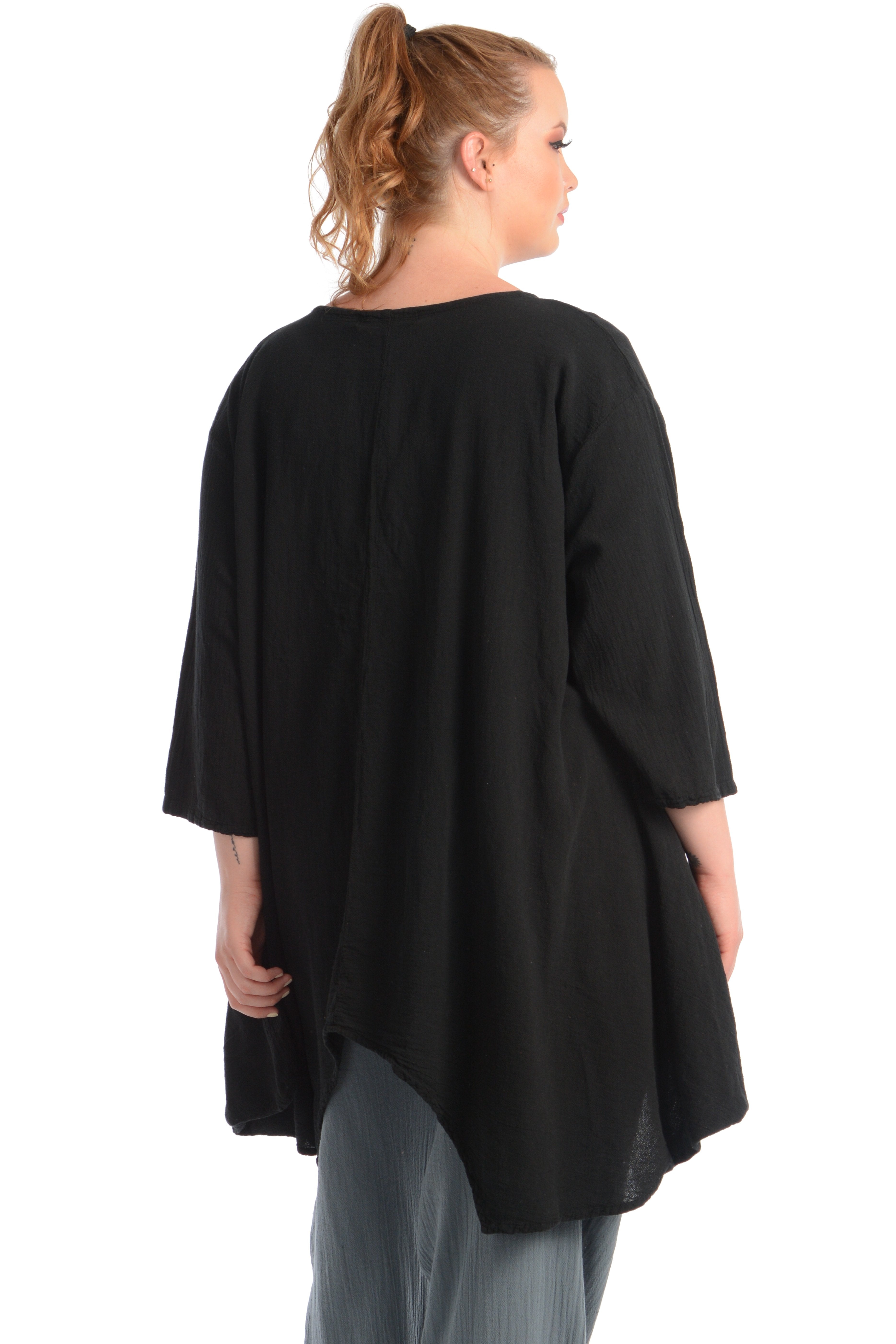 Maria de Guadalajara: Delta Blouse in Black | KAQE