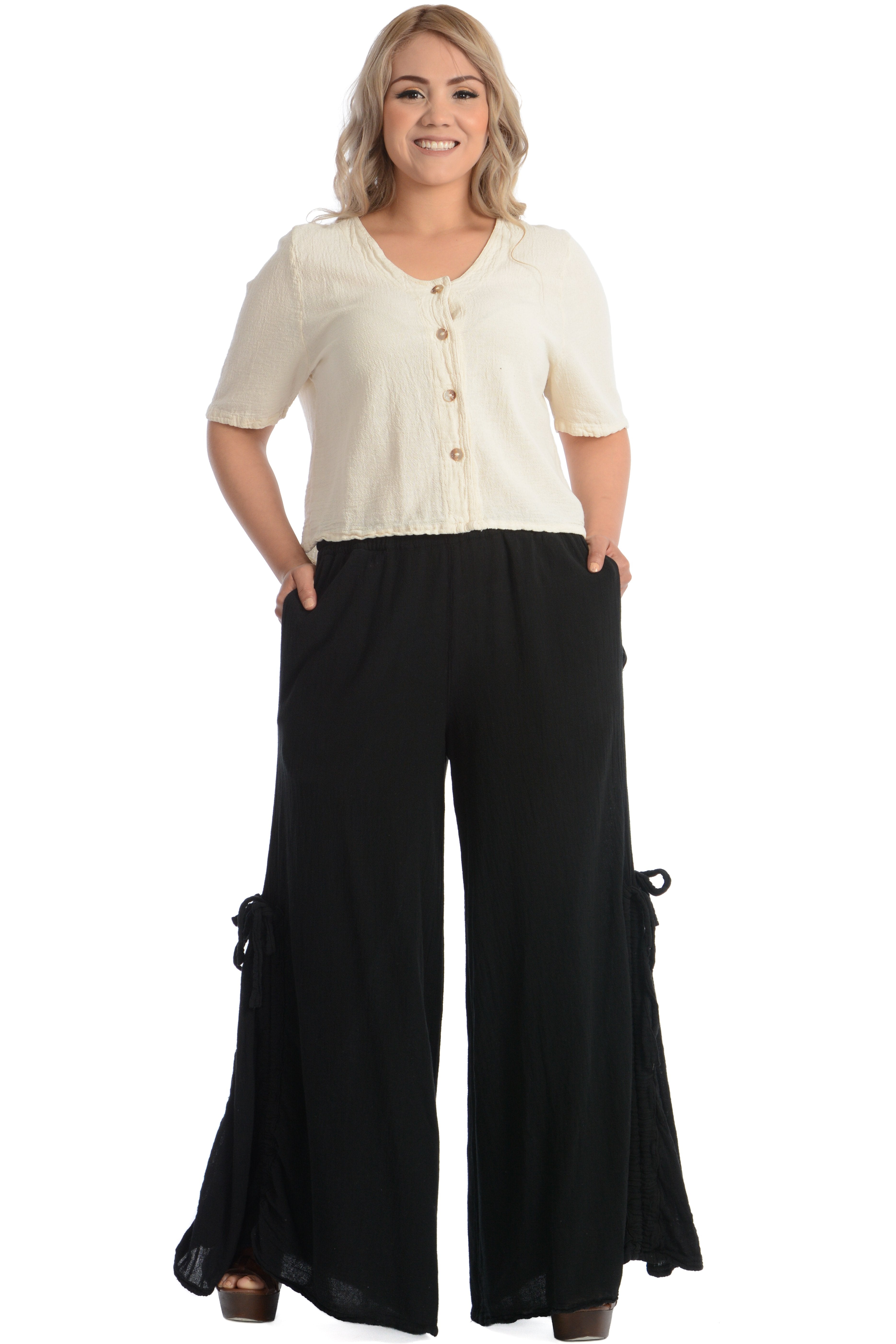 Maria de Guadalajara: Lavanda Pants in Black | KAQE