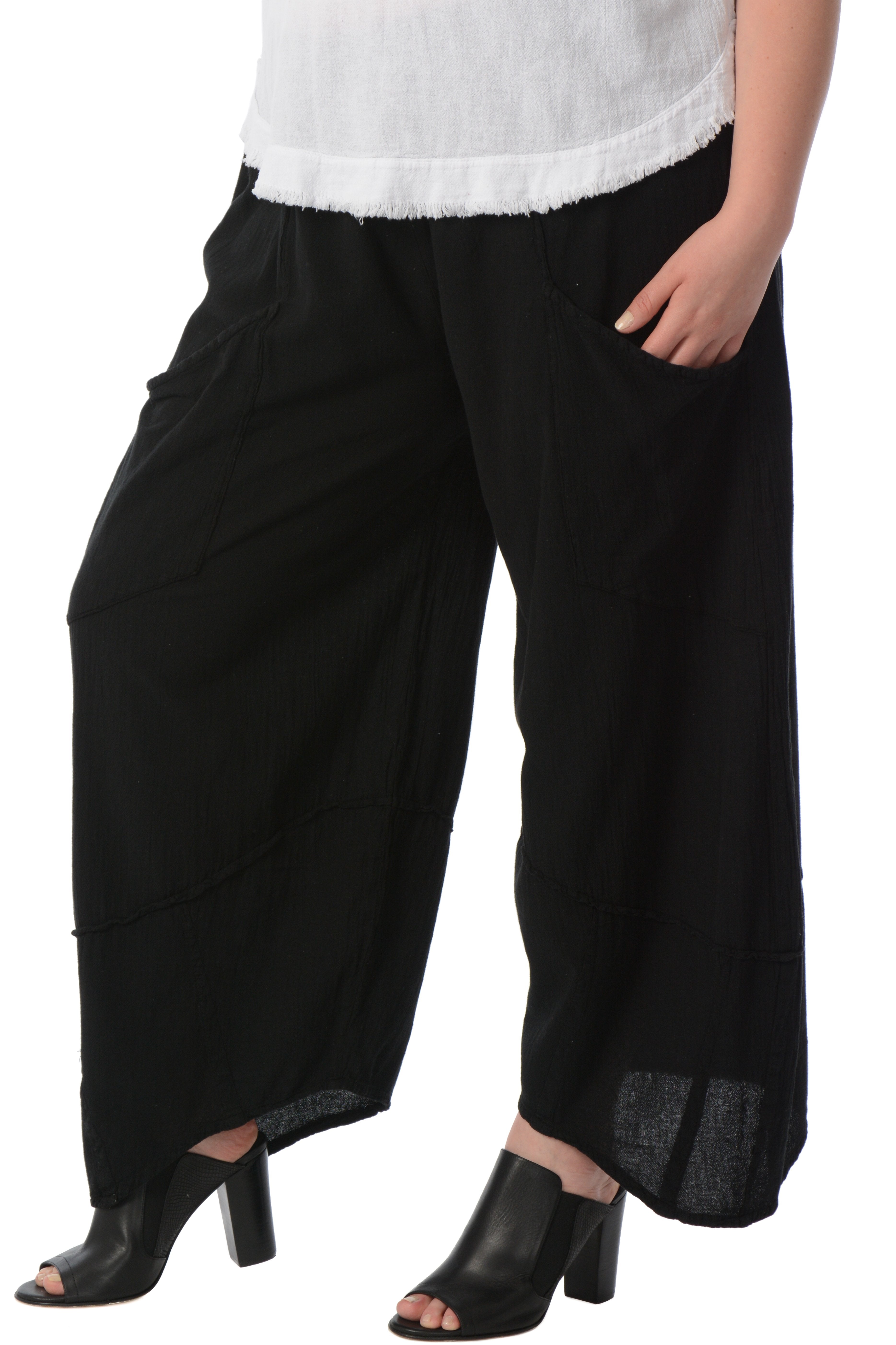 Maria de Guadalajara: Persia Pants in Black | KAQE