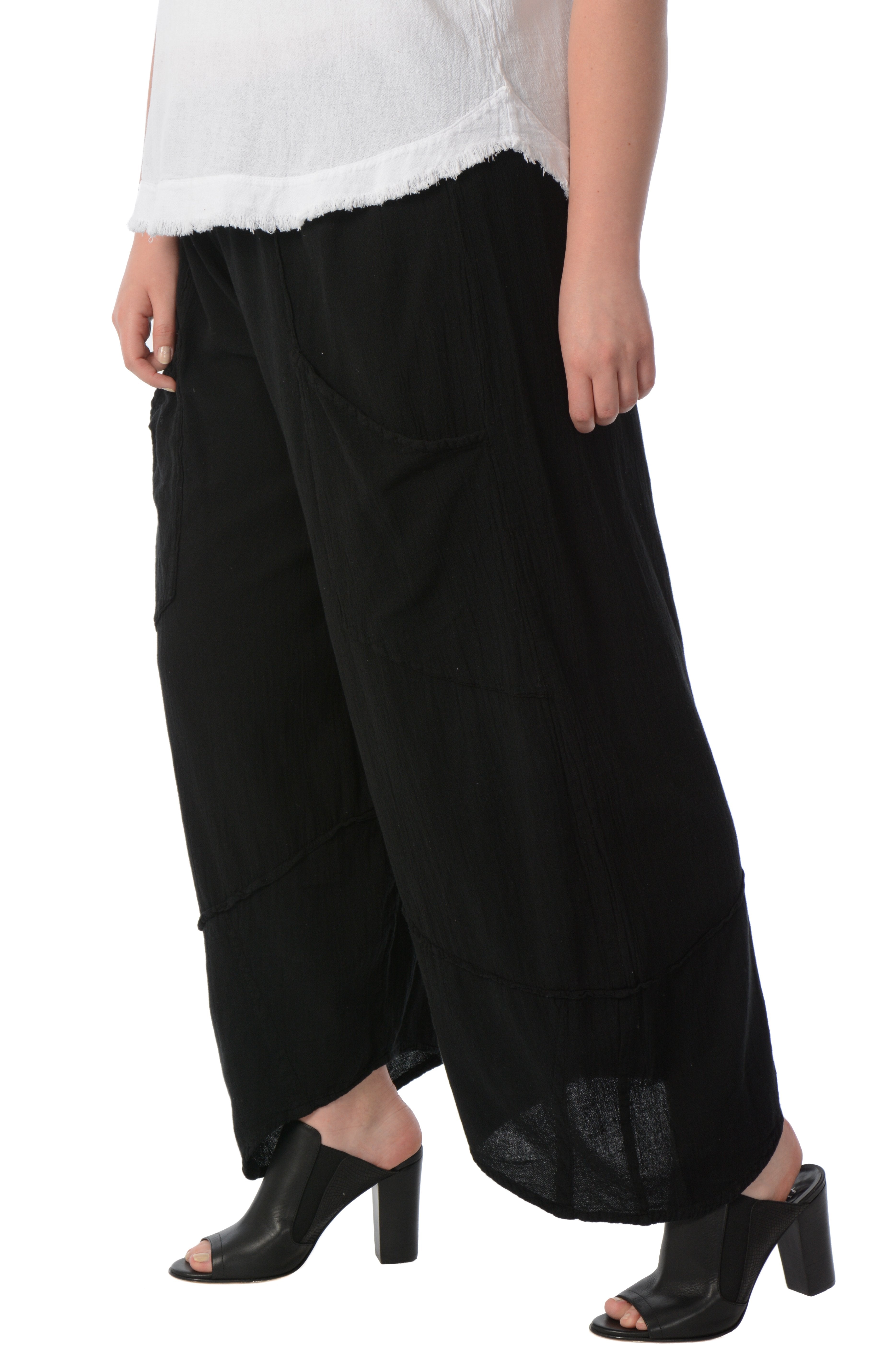 Maria de Guadalajara: Persia Pants in Black | KAQE