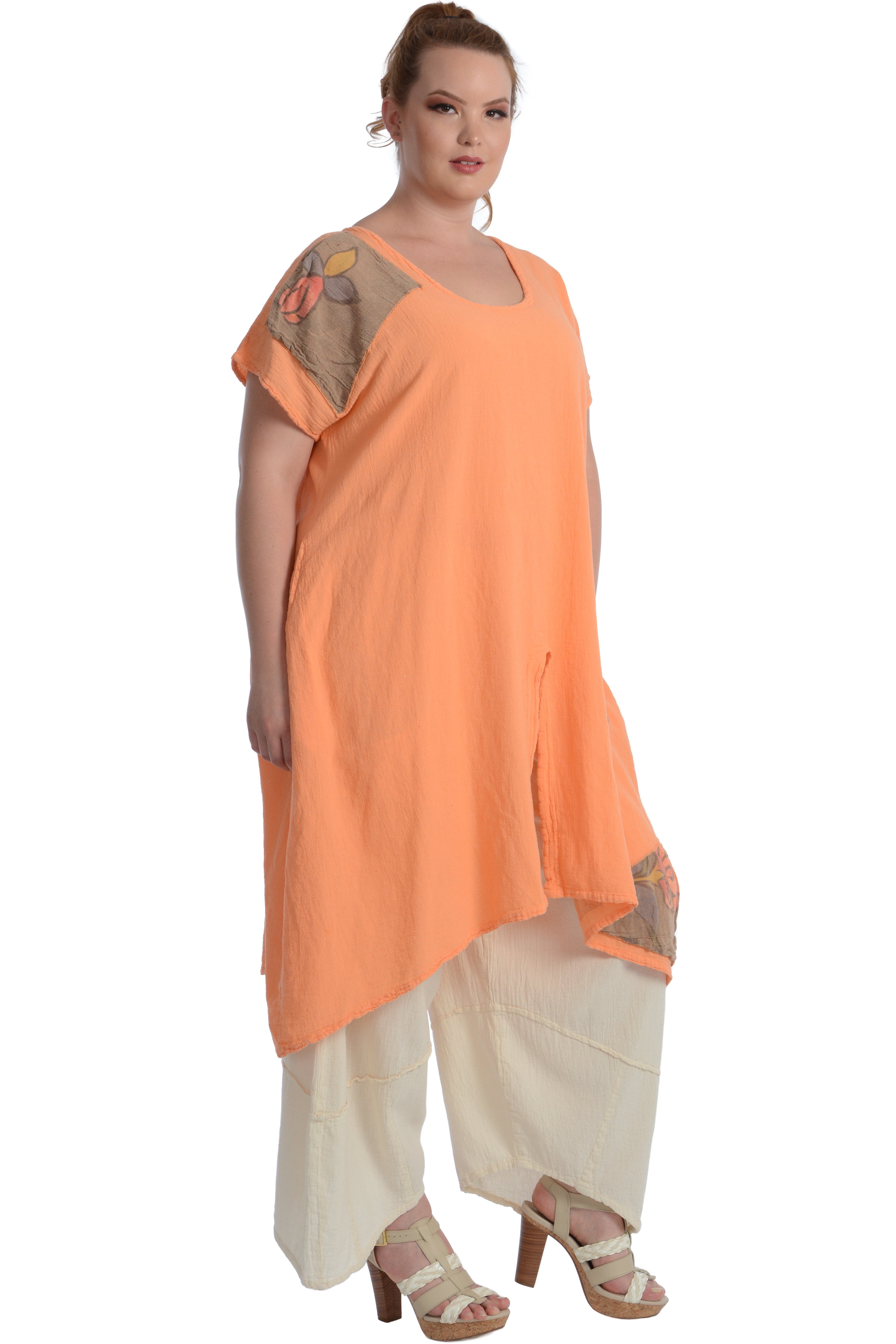 Maria de Guadalajara: Shell Tunic in Melon | KAQE